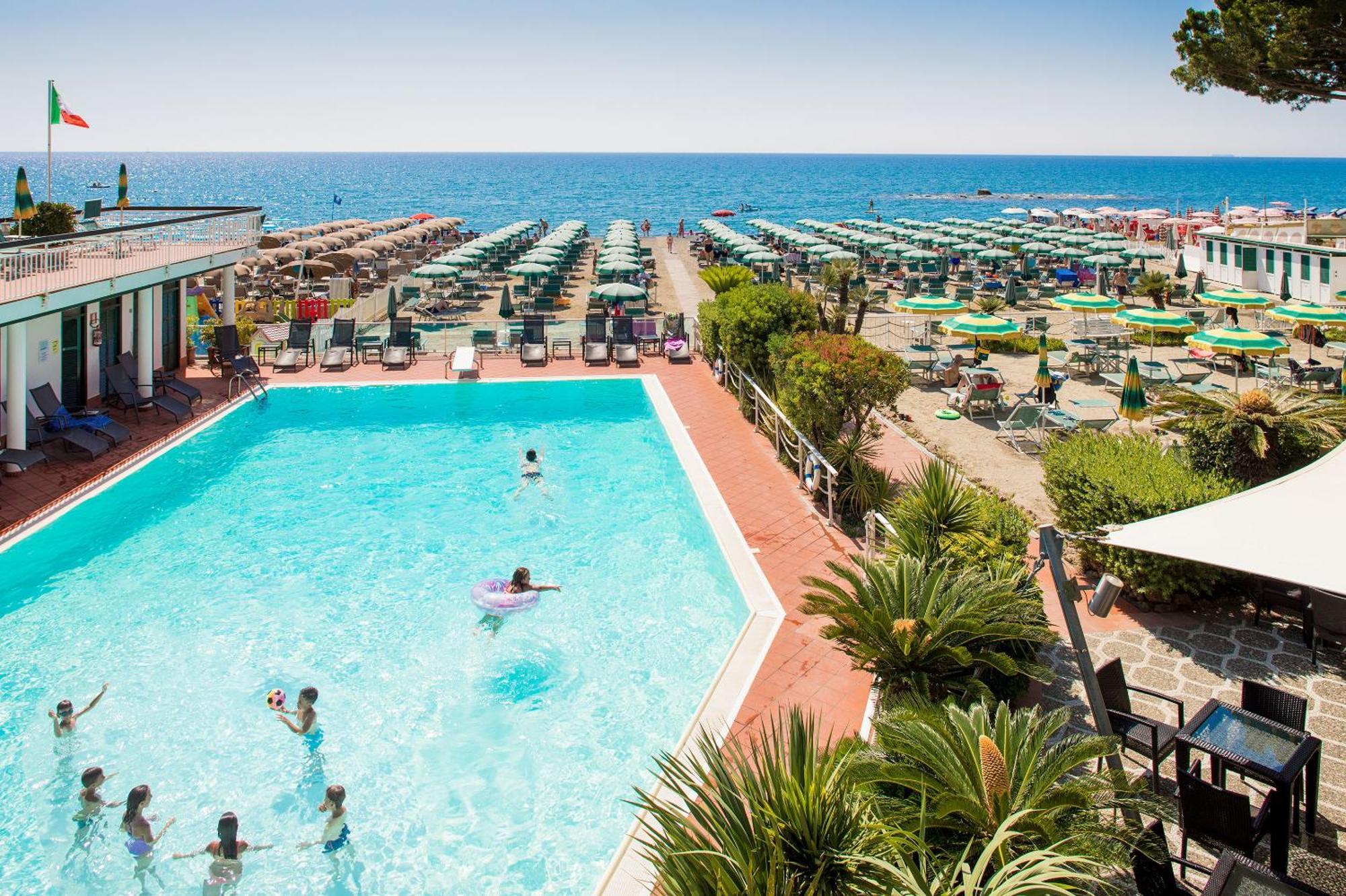 Hotel Gabriella Diano Marina Exterior photo