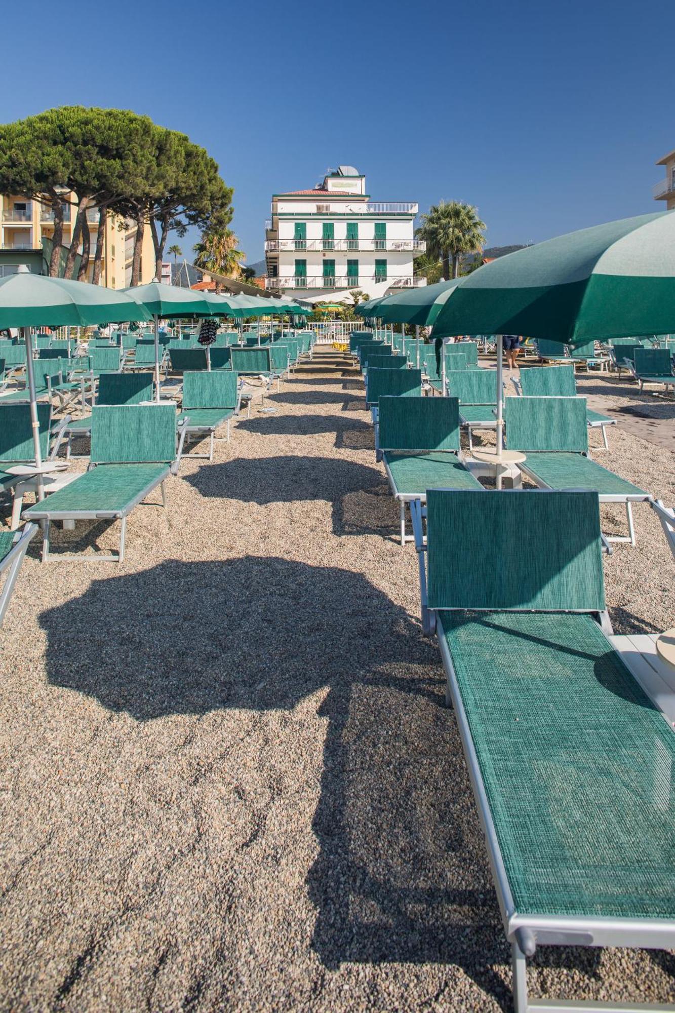 Hotel Gabriella Diano Marina Exterior photo