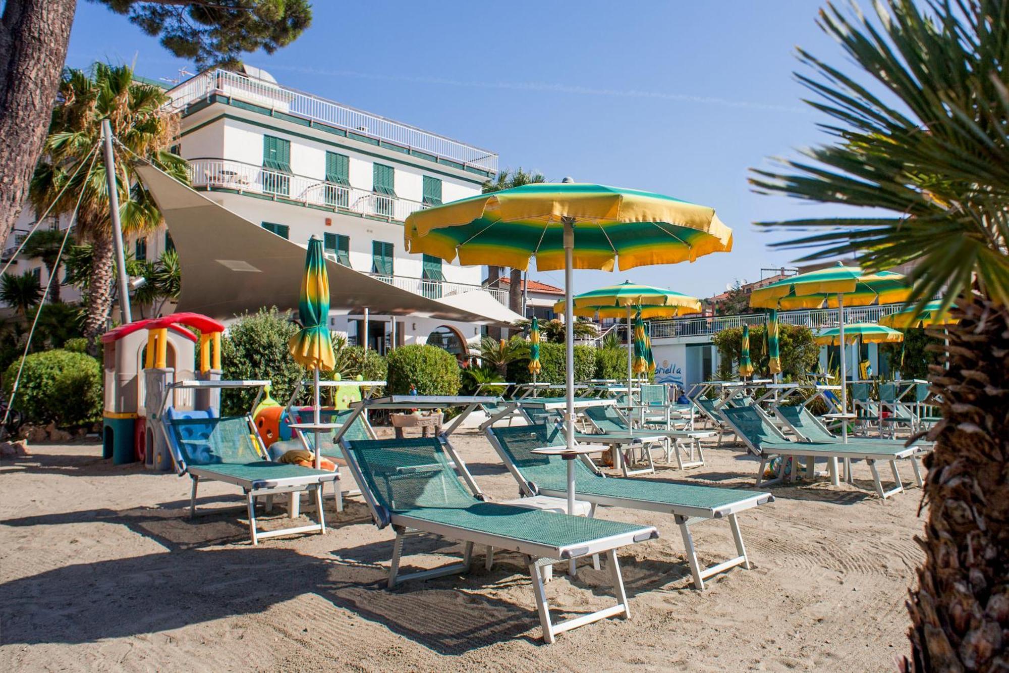 Hotel Gabriella Diano Marina Exterior photo