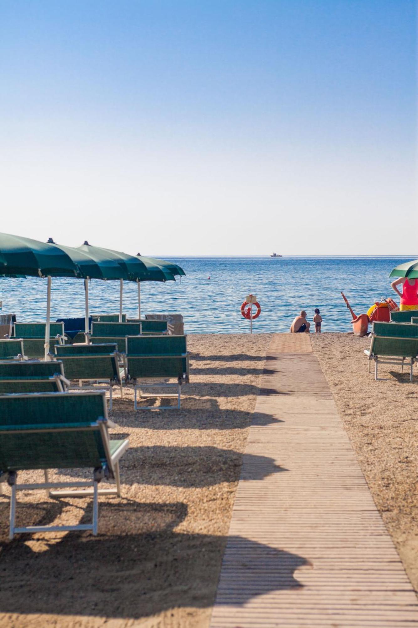 Hotel Gabriella Diano Marina Exterior photo