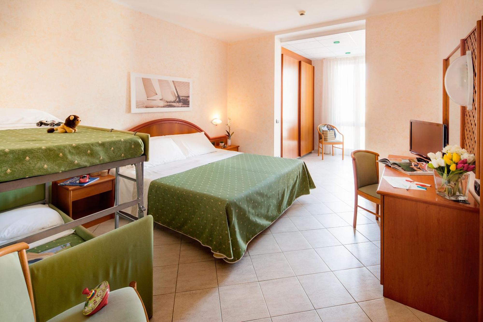 Hotel Gabriella Diano Marina Exterior photo